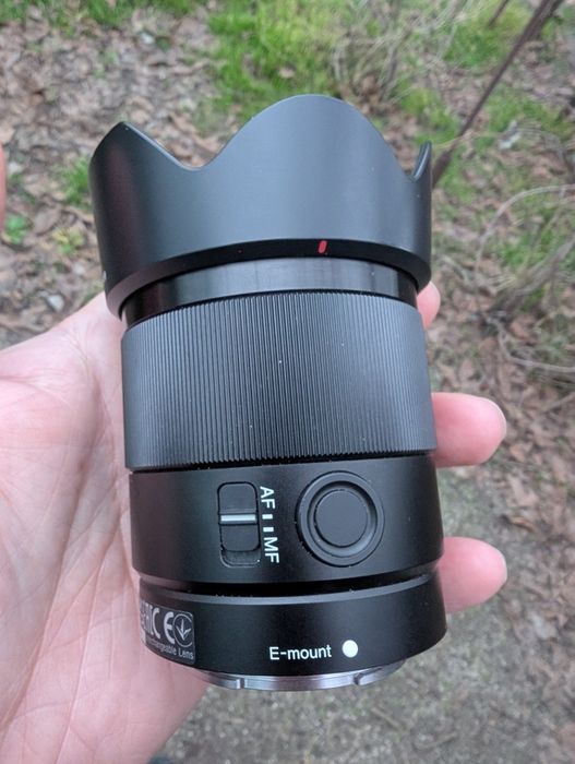 Об'єктив Sony 35 1.8 FE