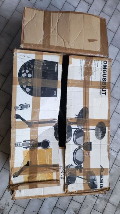 Bombo 20 CB Drums / Bateria elétrica Alesis DM6