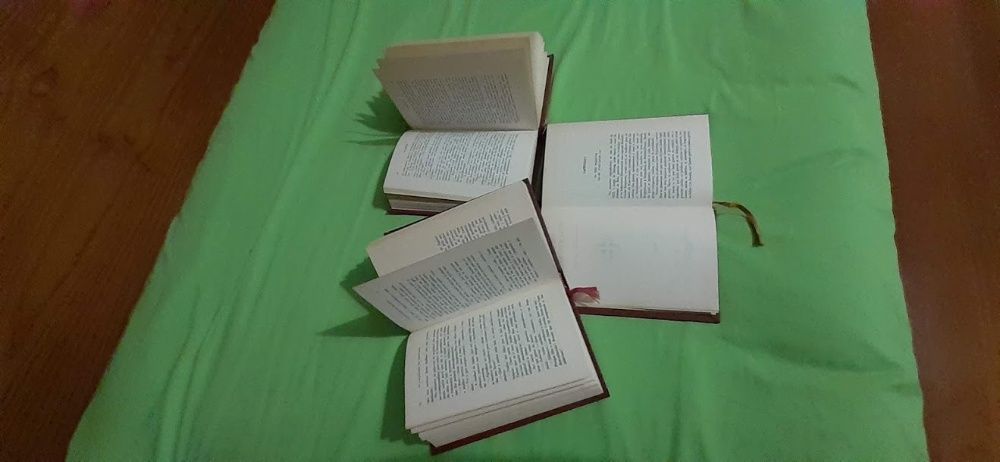 Coleção de livros Encadernados.