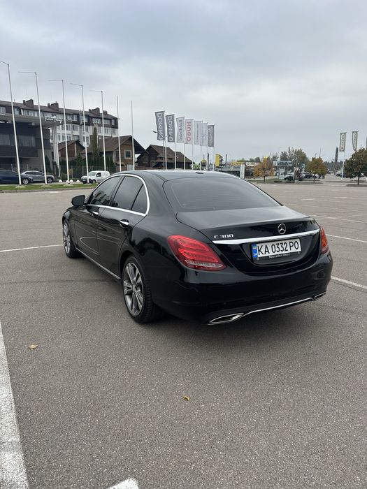 Мерседес C 300