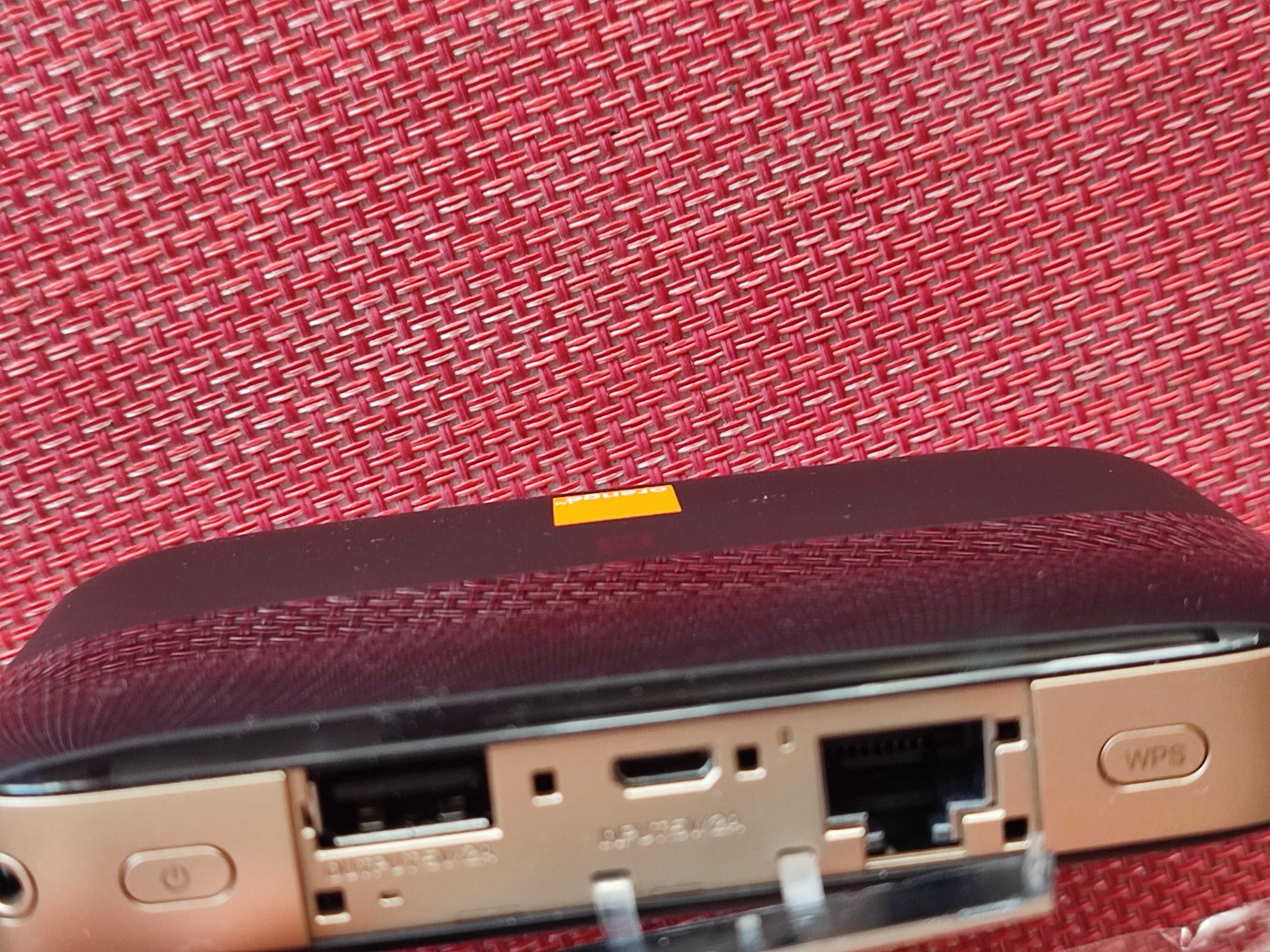 Huawei (E5885Ls-93a)4G 300mbps,rj45,6400mAh Router