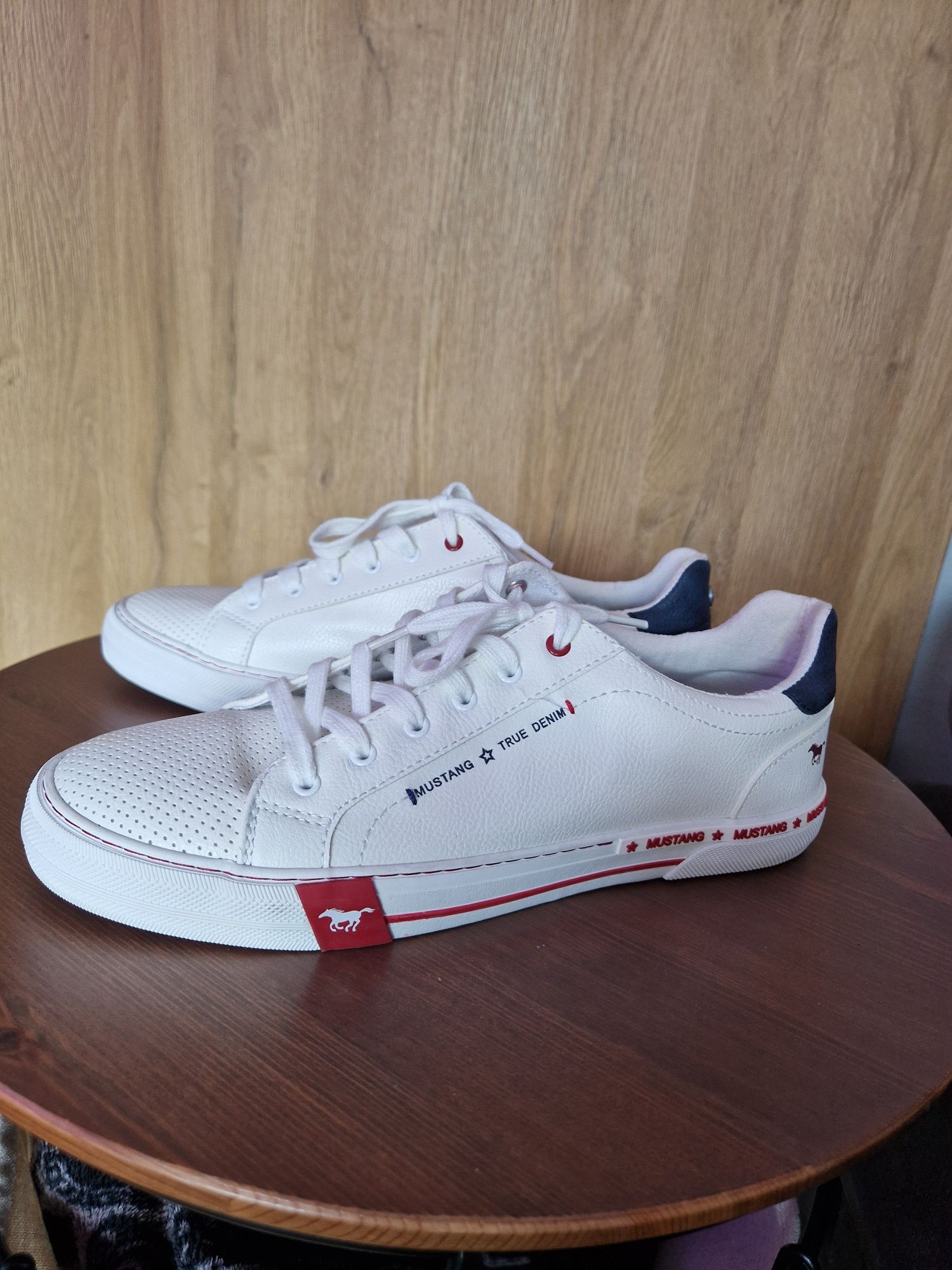 NOWE buty MUSTANG sneakersy adidasy półbuty białe r. 41