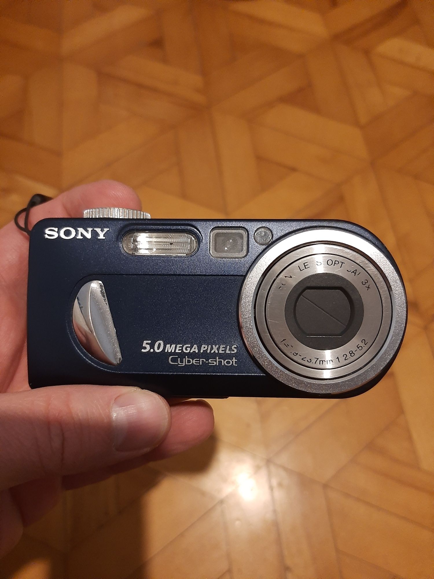 Фотоаппарат Sony Cyber-shot DSC-P12 Япония