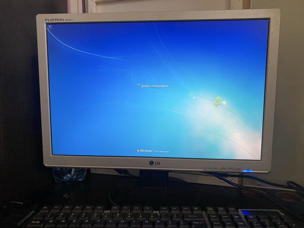 Продам монитор “LG" W2042TT