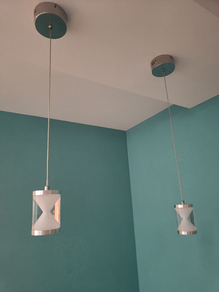 Lampy LED w kształcie klepsydry
