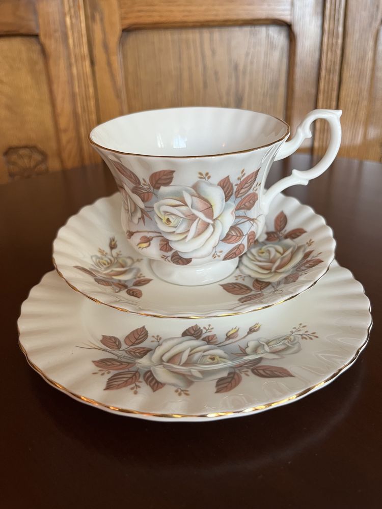 Piękna Angielska Porcelana Richmond Biała Róża Filiżanka Vintage