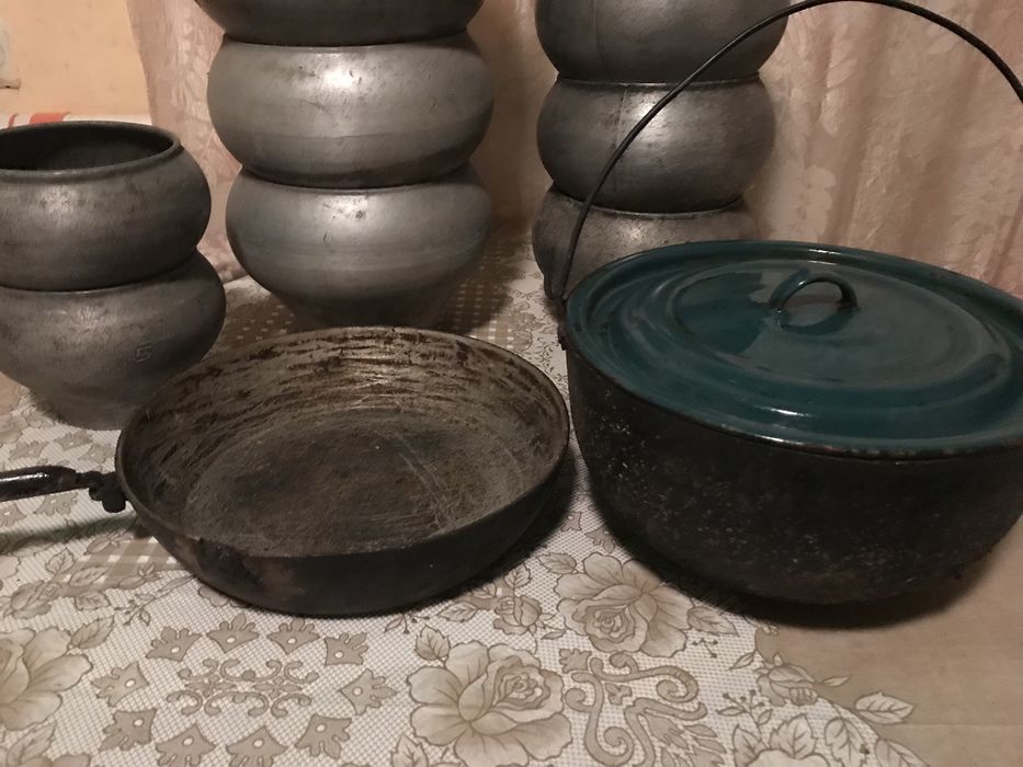 Казанок і сковорідка для вогнища / природи