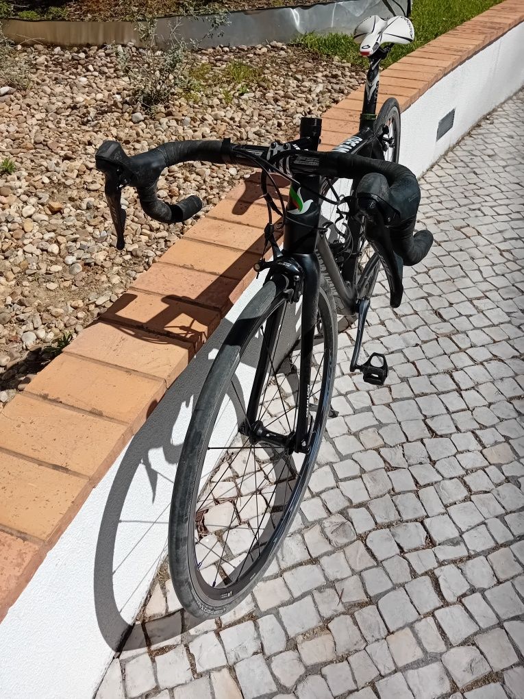 Bicicleta de estrada carbono