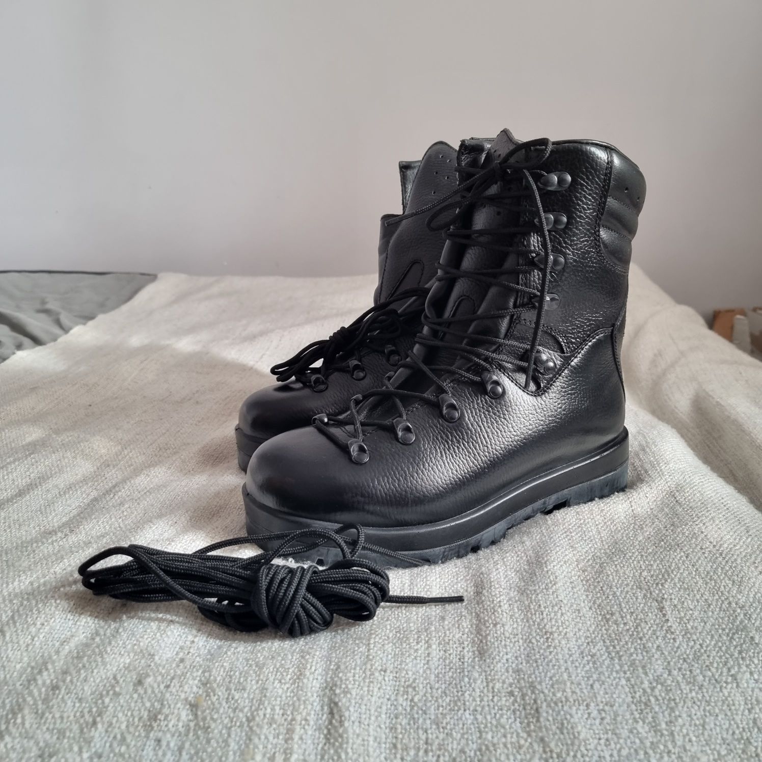 Buty taktyczne wojskowe protector Walker black 38