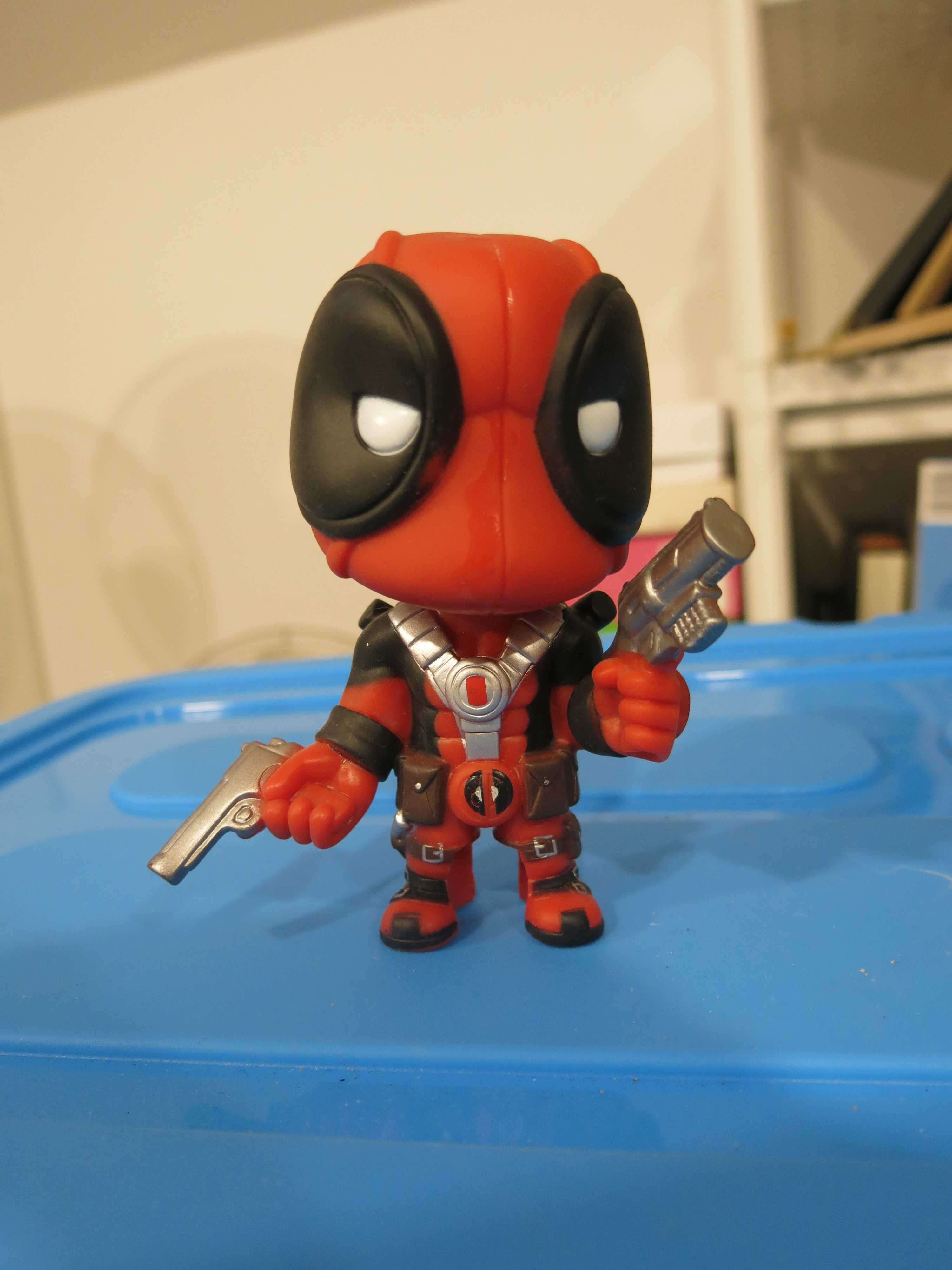 Mini figura do Dead Pool (Cabeça mexe-se)