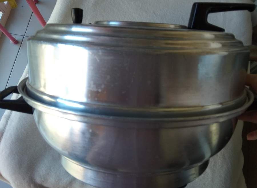 Coloche usada mas a funcionar e em bom estado !