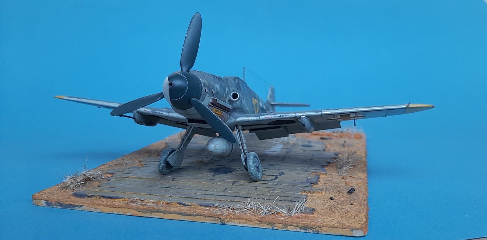 Модель самолета  Ме bf 109 G 6 1/48