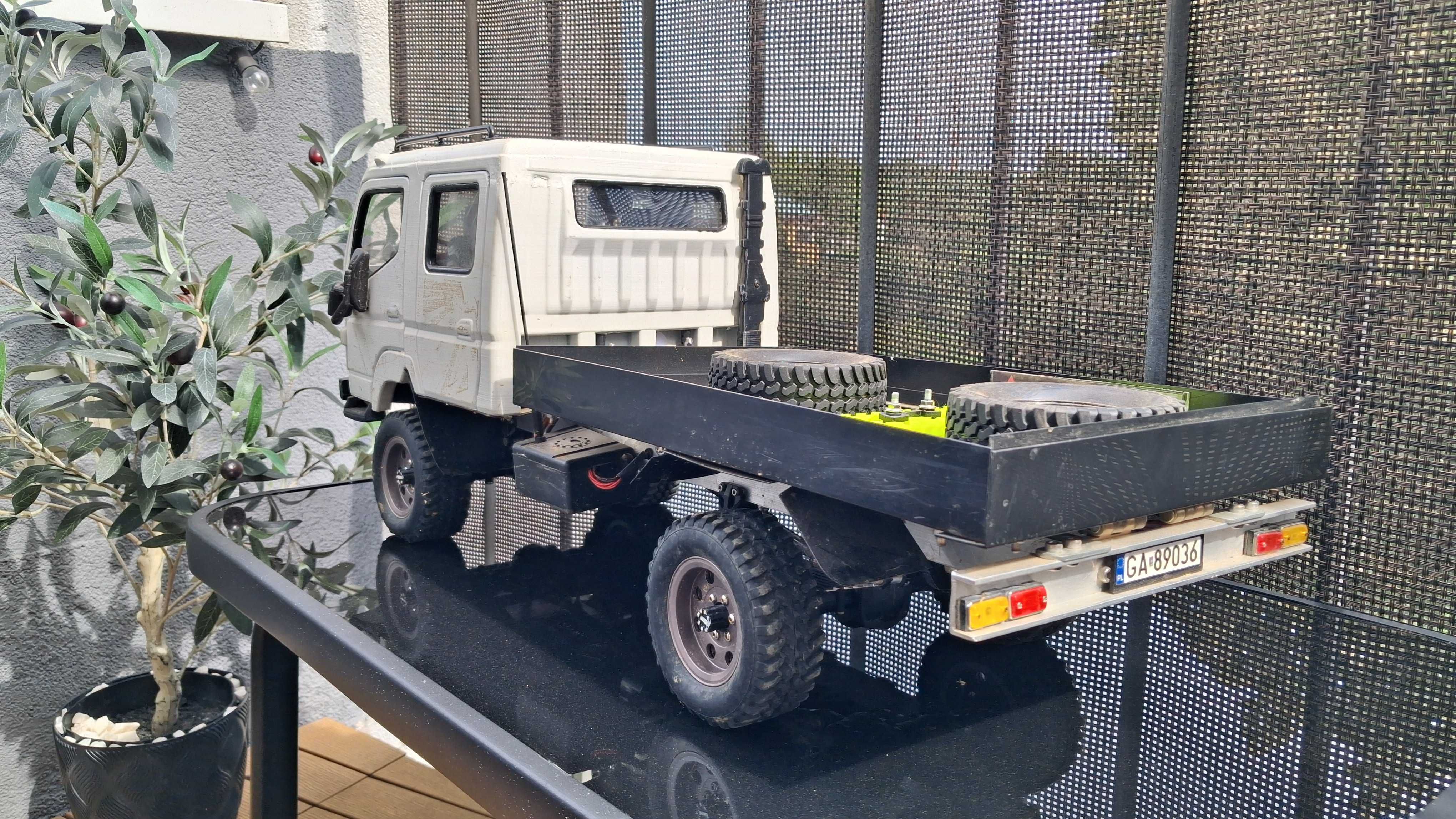 RC trial ciężarówka Mitsubishi Fuso 4x4