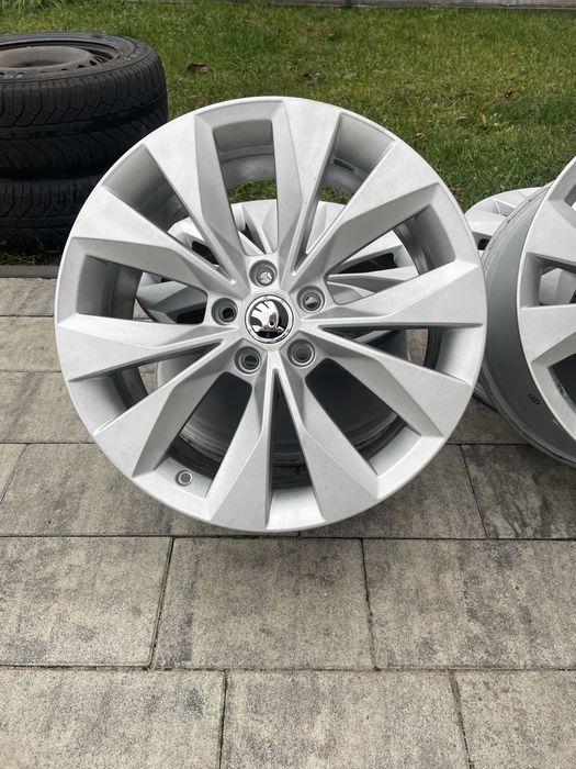 Skoda Superb 18” *Oryginał*5x112*Octavia*3VO601 025R