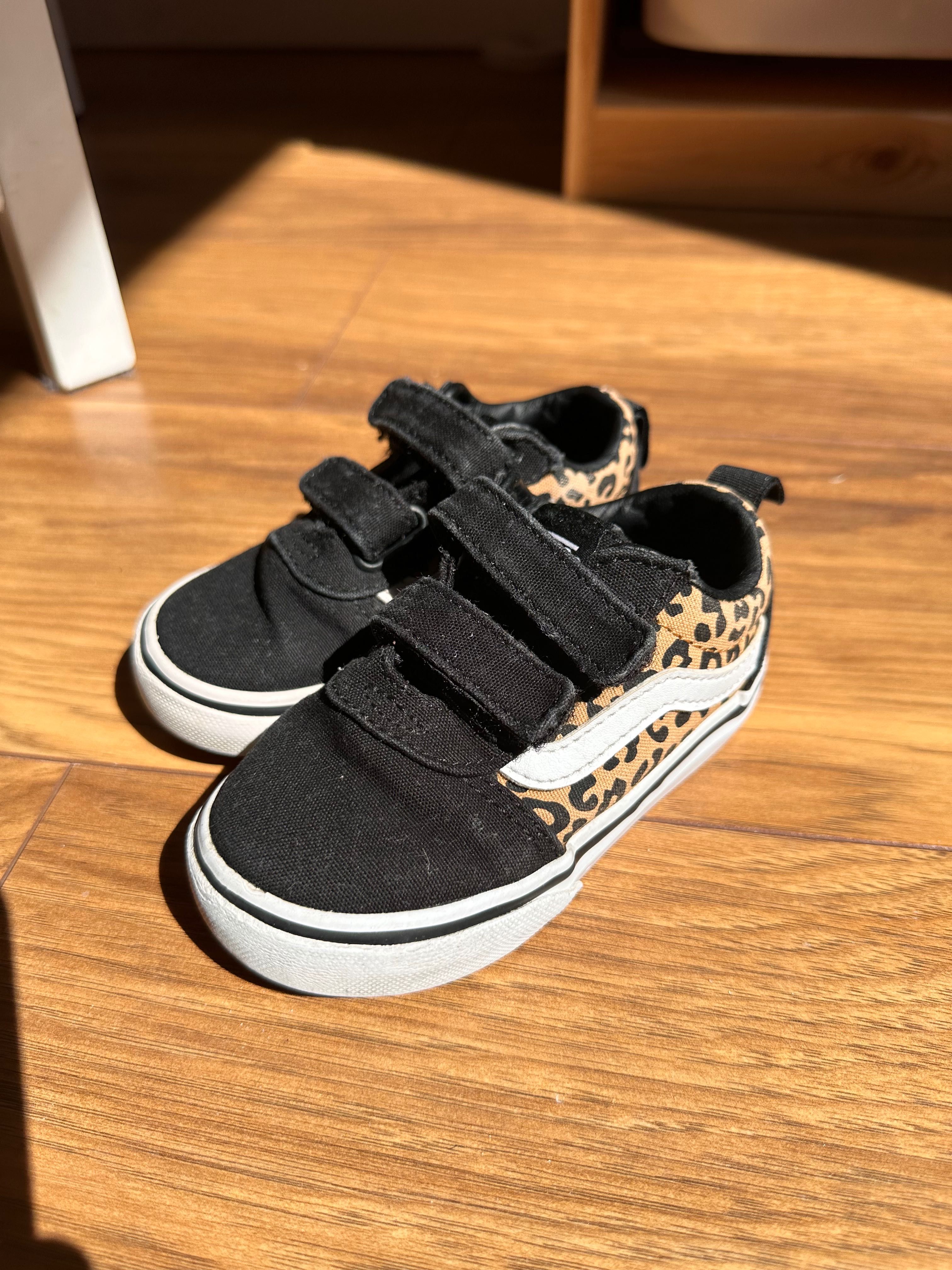 Tenisówki Vans panterka r.22,5