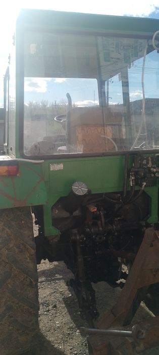 Трактор МТЗ 82 в робочому стані все працює завів і поїхав