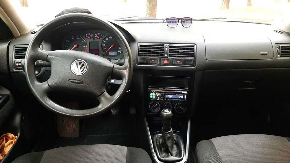 Volkswagen Golf 2001 р