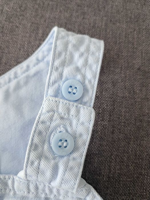 Spodenki krótkie na szelkach niemowlęce Kubuś Puchatek Disney Baby