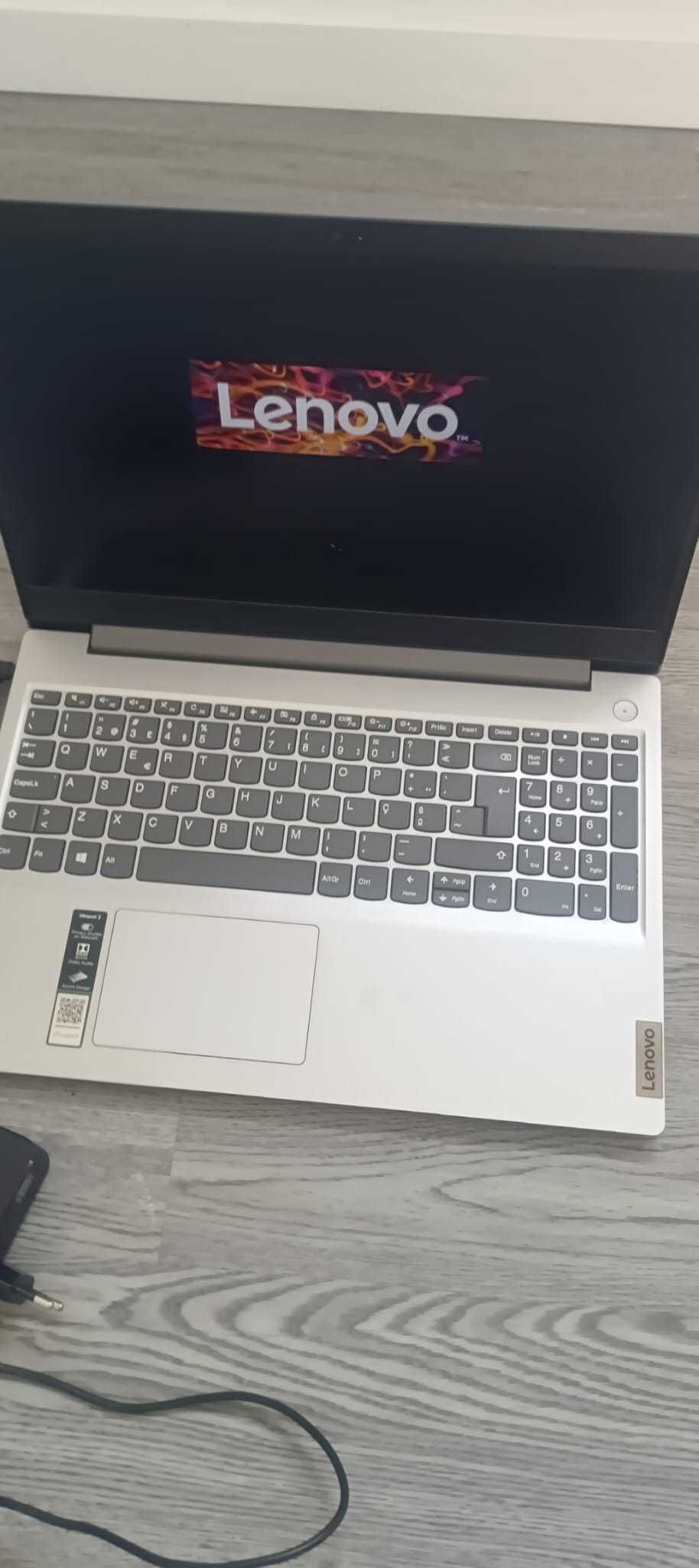 Portátil LENOVO IdeaPad 3 - 4Gb 128Gb