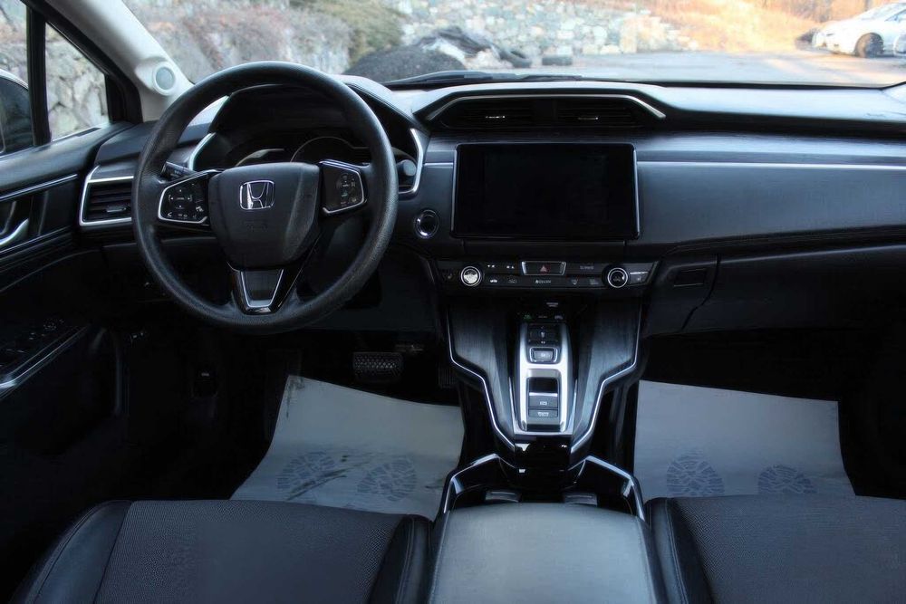 Honda Clarity Hybrid Plug-In      2018