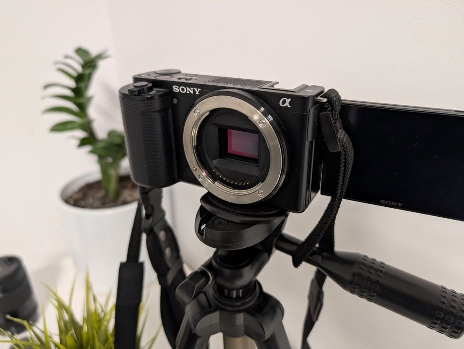 Sony ZV-E10 +obiektyw jasny Sigma 16 mm 1.4 stan idealny, 1 właściciel