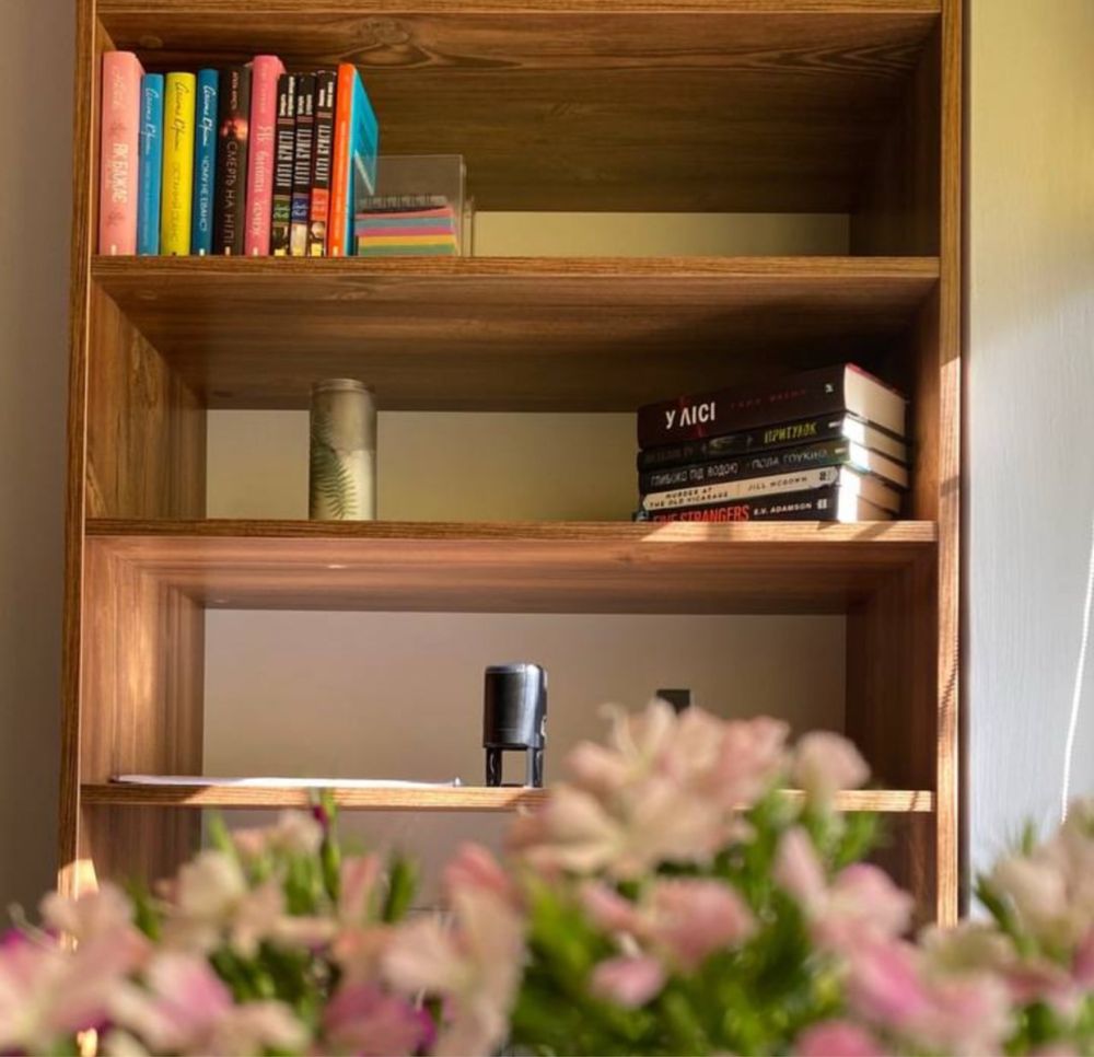 Робоче місце, шафа, стіл, книжкова полиця