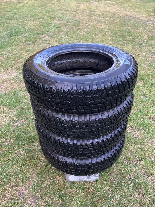 Opony zimowe 13 cali. 145/80 R13. 4 szt. Super stan.
