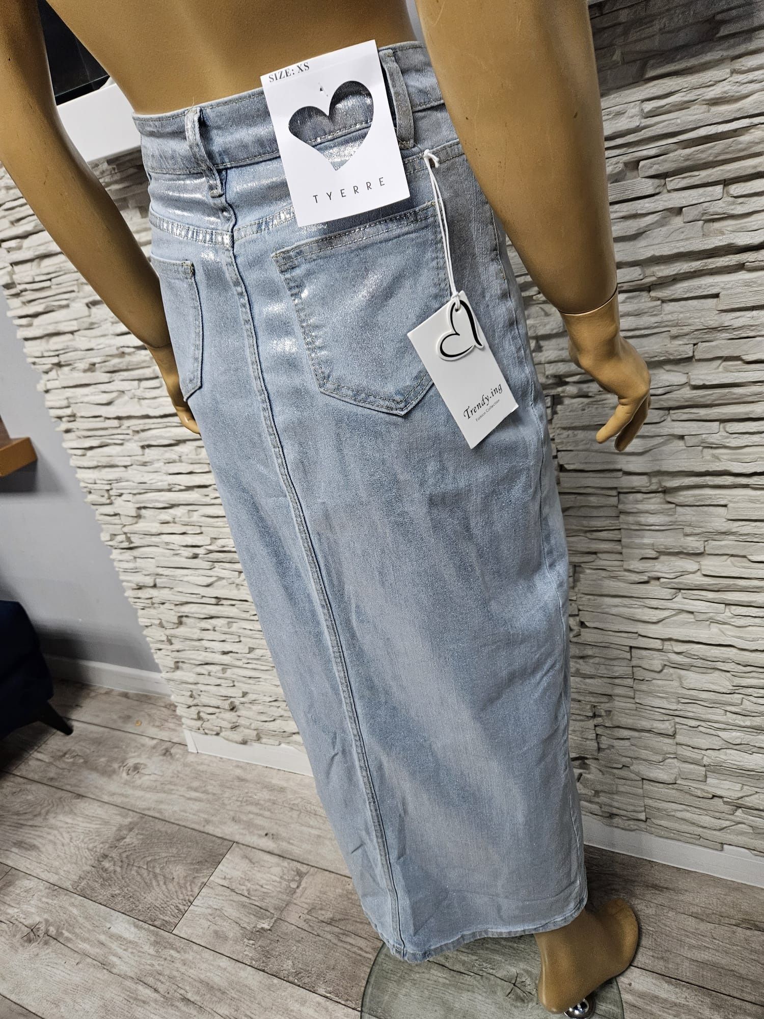 Nowa srebrna posrebrzana metaliczna spódnica jeansowa z rozporkiem Max