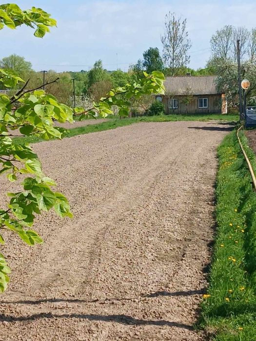 Продаж будинку в центрі села