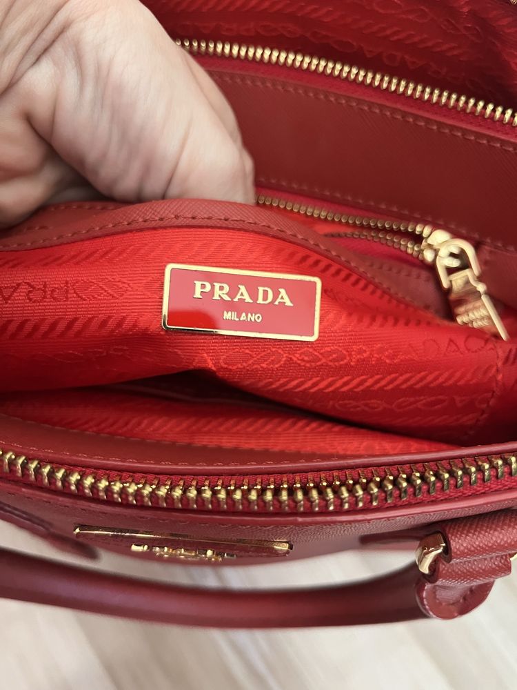 Sprzedam torebkę Prada