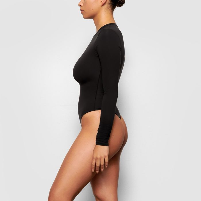 Жіночий лонг бодісьют SKIMS Long Sleeve Crew Neck Bodysuit