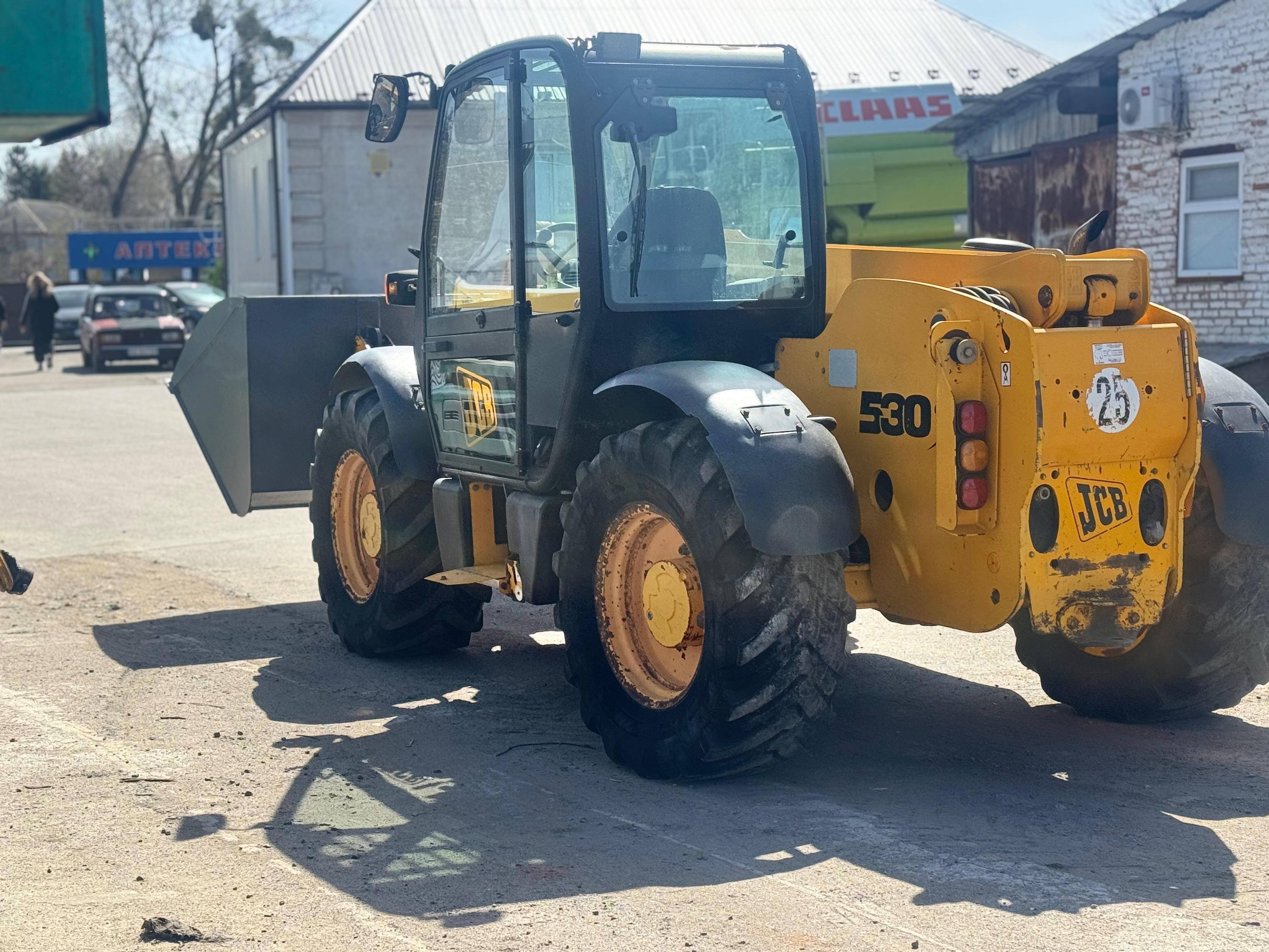 Продам телескопічний погрузчик JCB 530-70