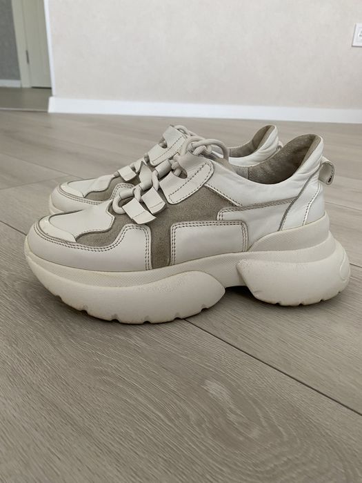 Кросівки шкіряні