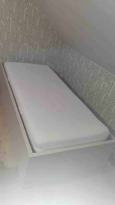 Łóżko jednoosobowe 215x100cm