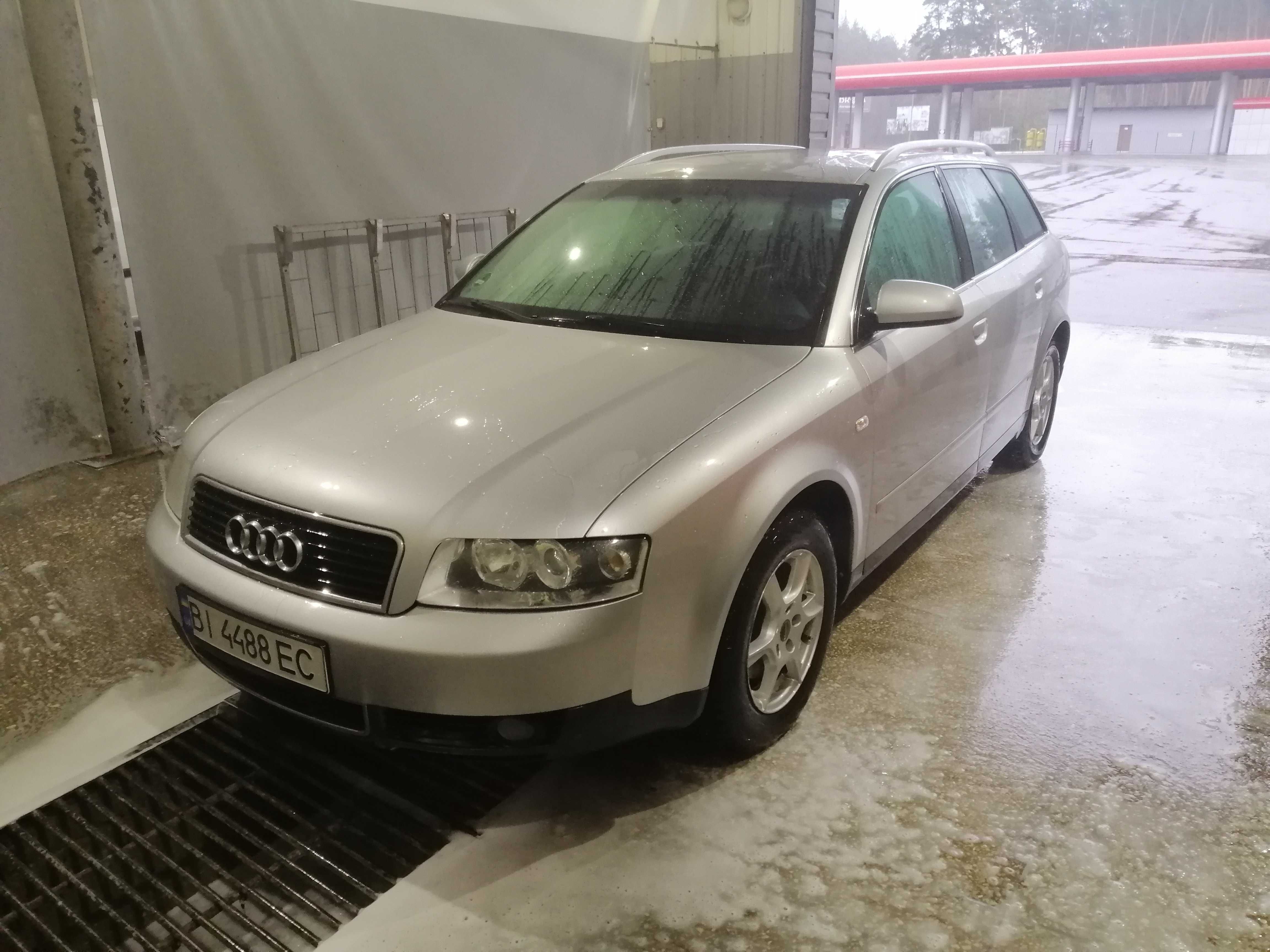 Audi A4 2,0 пакет S-Line