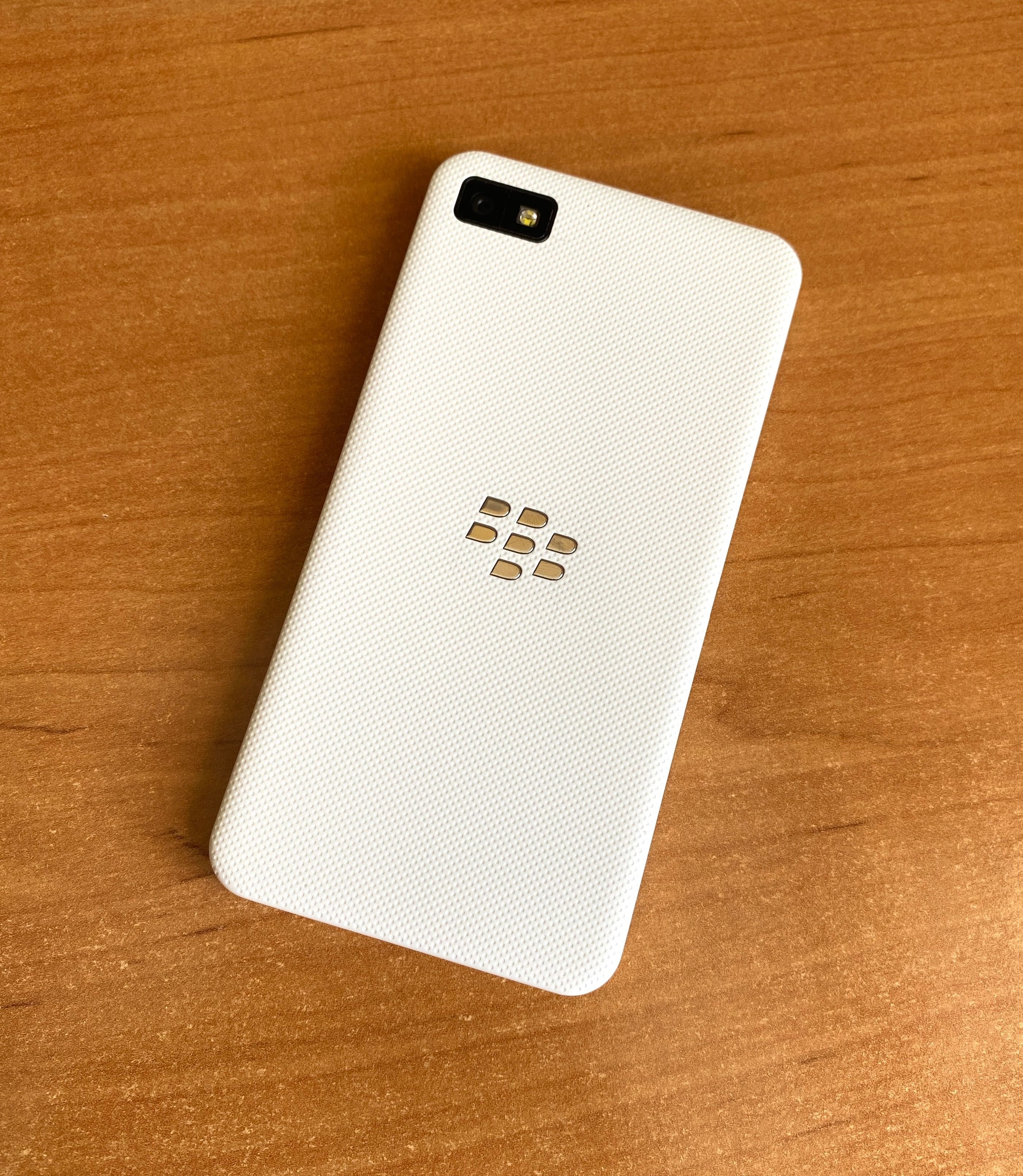 BlackBerry Z10 білий