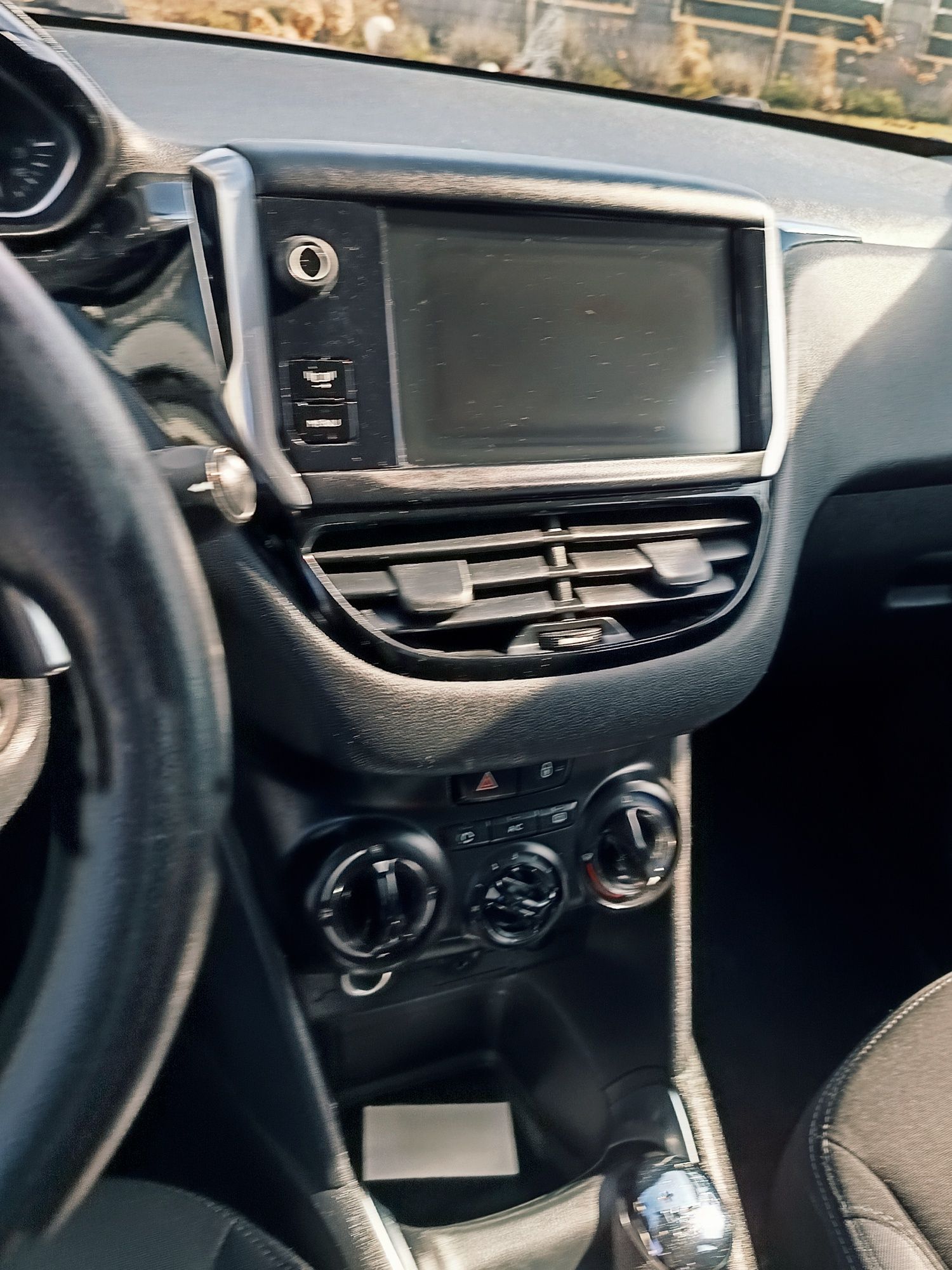 Peugeot  208 automat