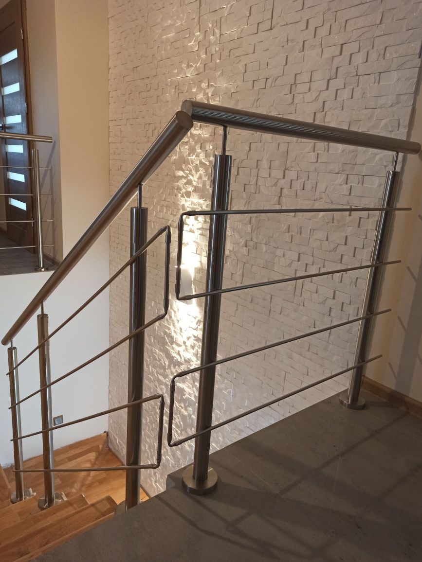 Balustrady nierdzewne.