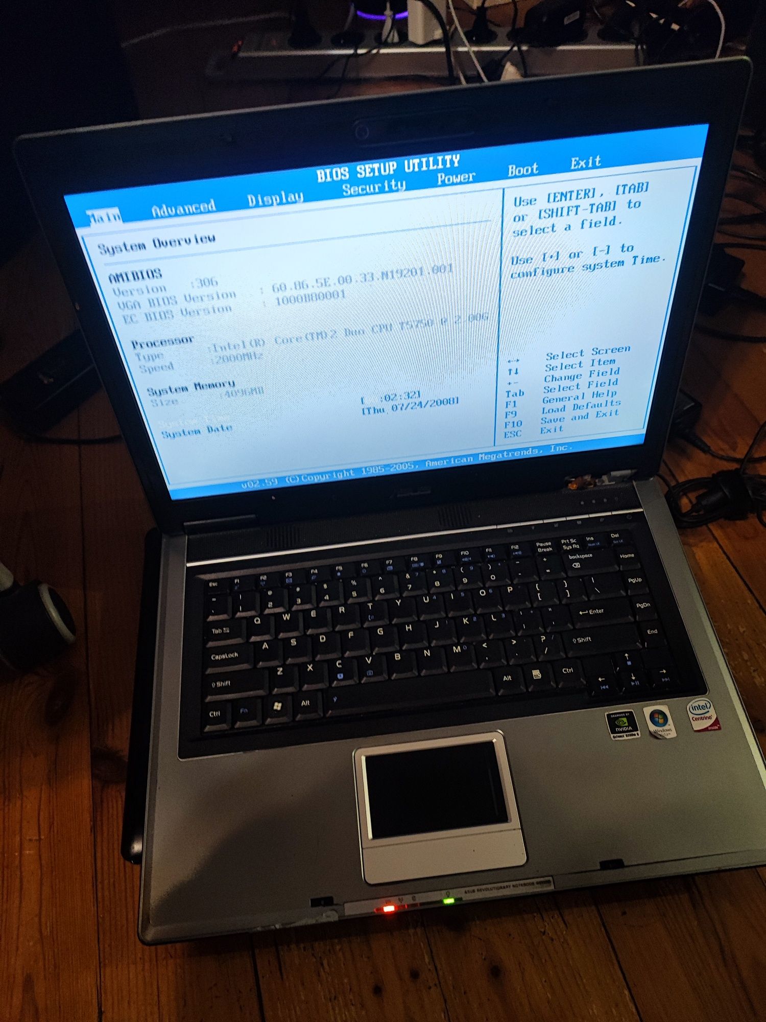 Laptop Asus 4GB HDD sprawny dedykowana karta NVIDIA
