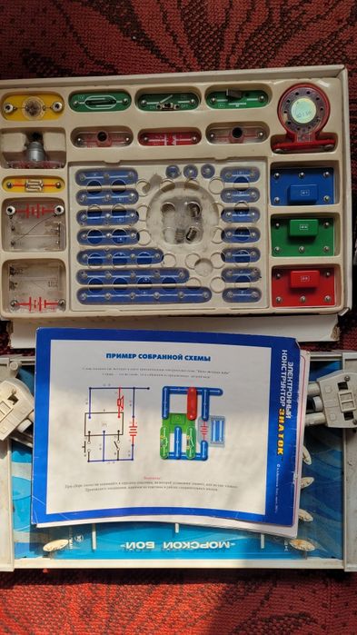 Настільні дитячі ігри хокей морський бій електронний конструктор