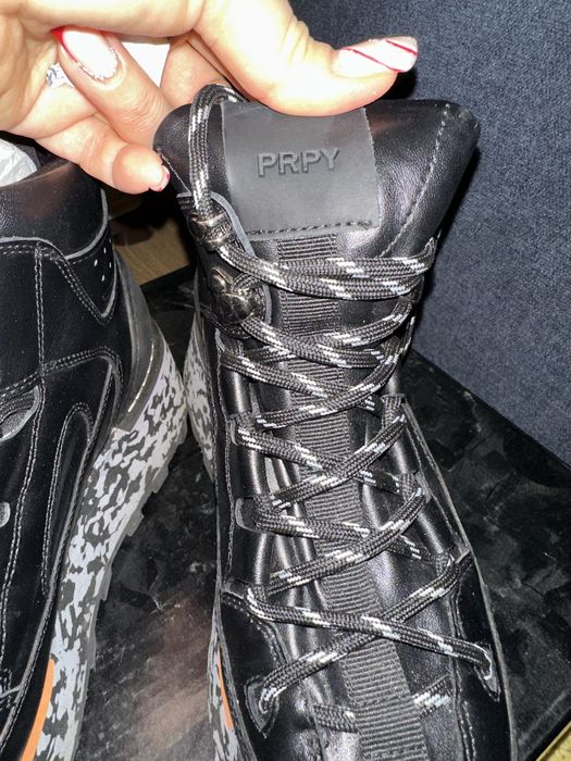 Продам  жіночі шкіряні хайтопи  Venta