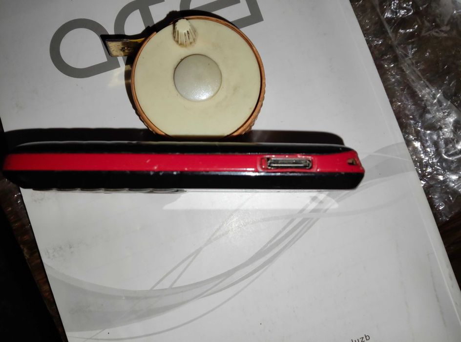 Кнопочный телефон Samsung GT-E1080i