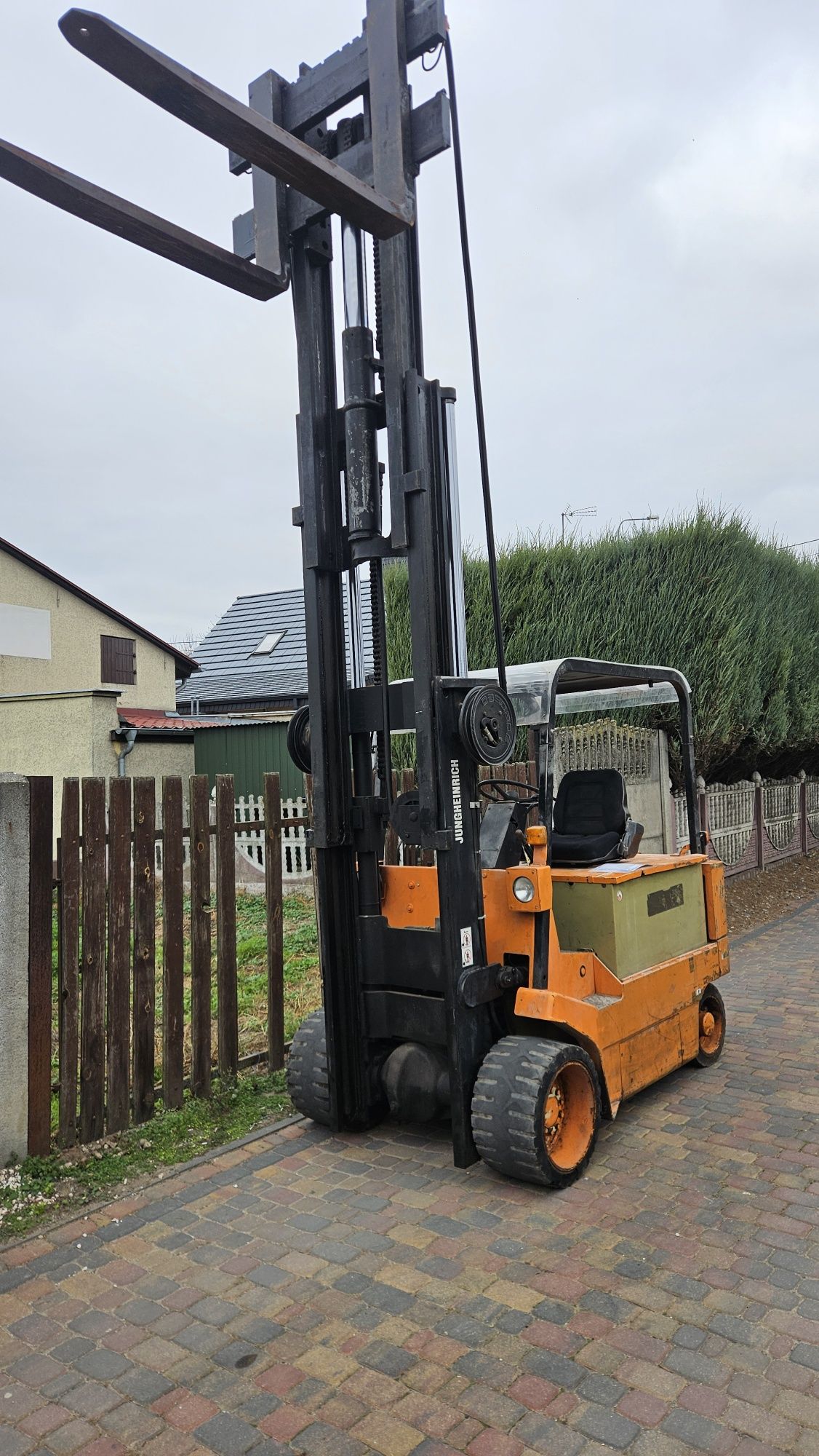 Widlak elektryczny Yale 5 ton triplex 4 sekcje kontenerowy wolny skok