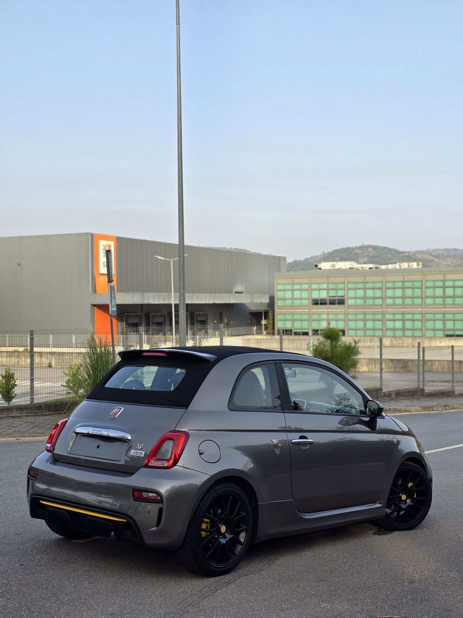 Abarth 595C Pista sabelt carbono