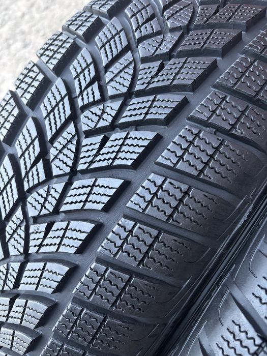 235/60/18 R18 Goodyear UltraGrip Performance+ Suv зима 4 шт цвна за 1