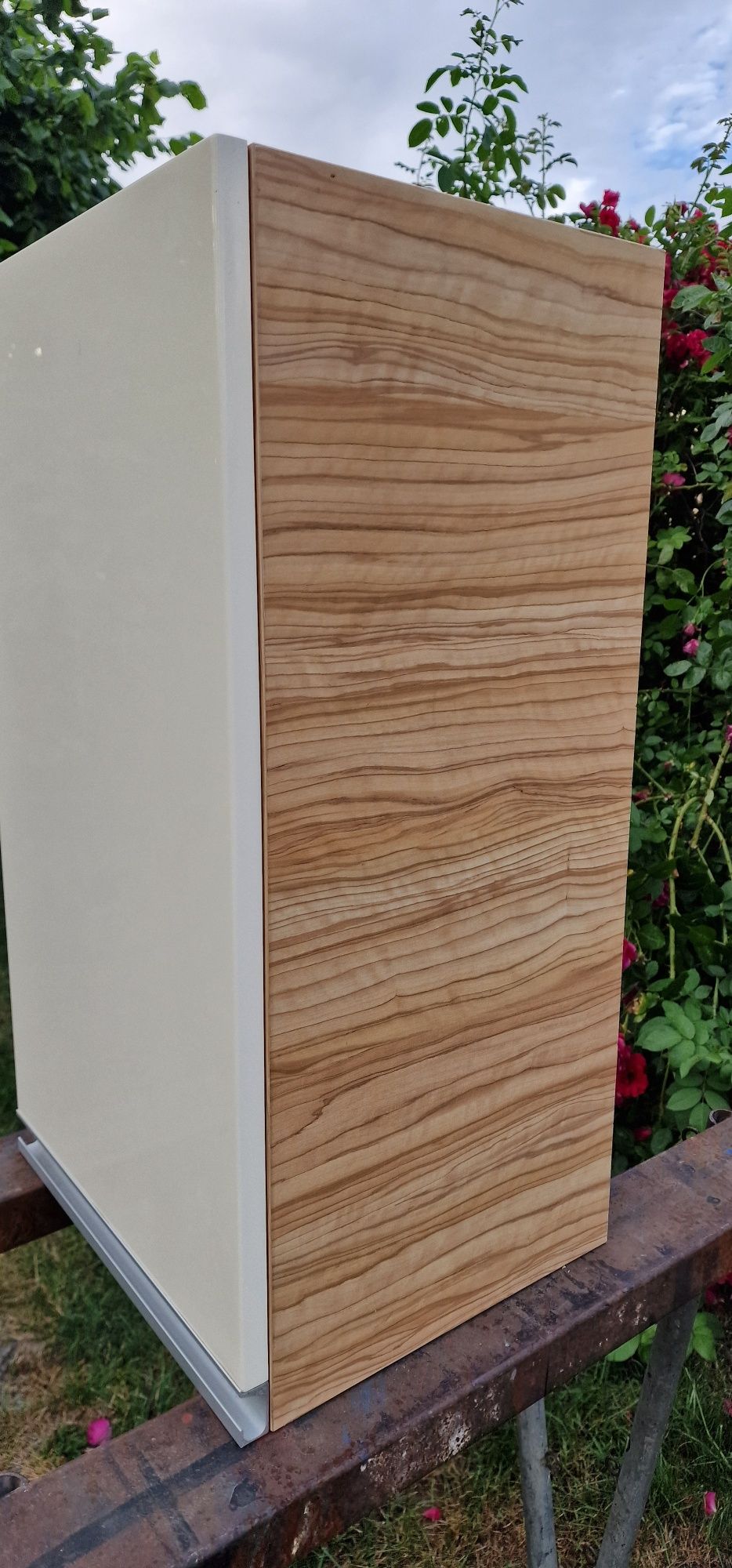 Szafka kuchenna. Front lakierowany z MDF.