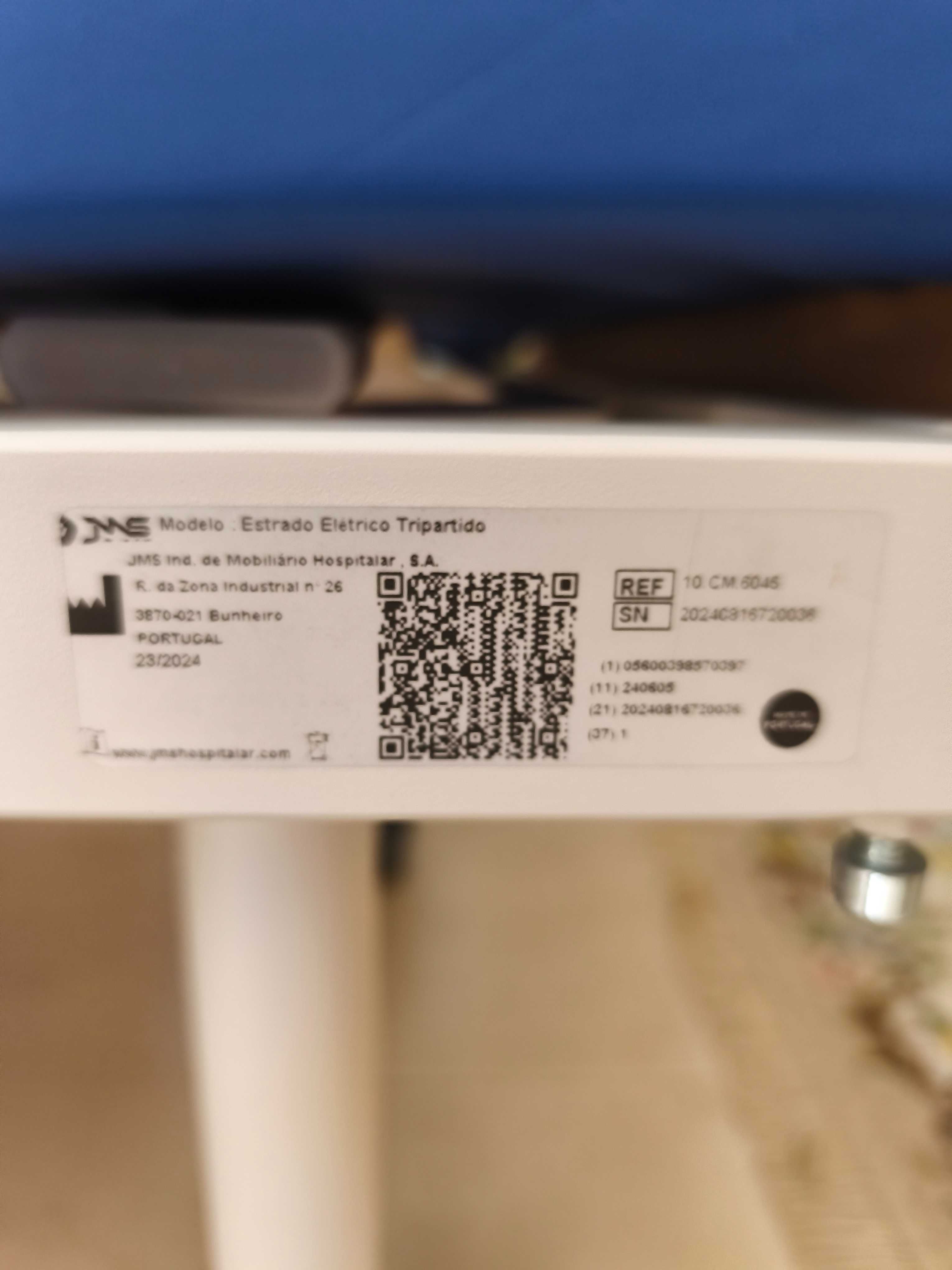 Cama articulada ainda com 15 meses garantia e 5 de uso.