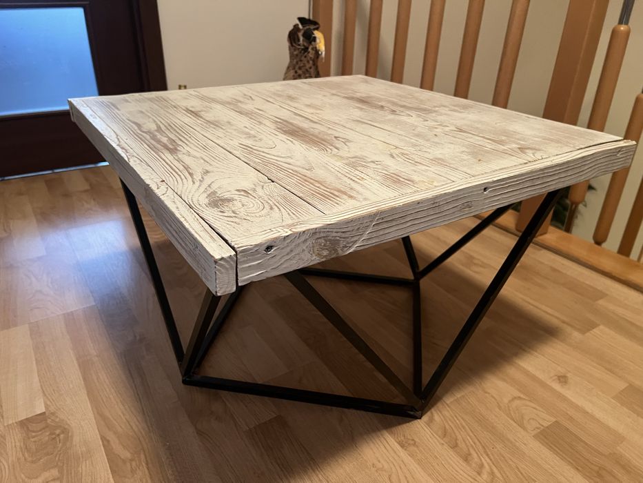 Stolik kawowy typu Loft