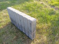 Obrzeża palisadowe