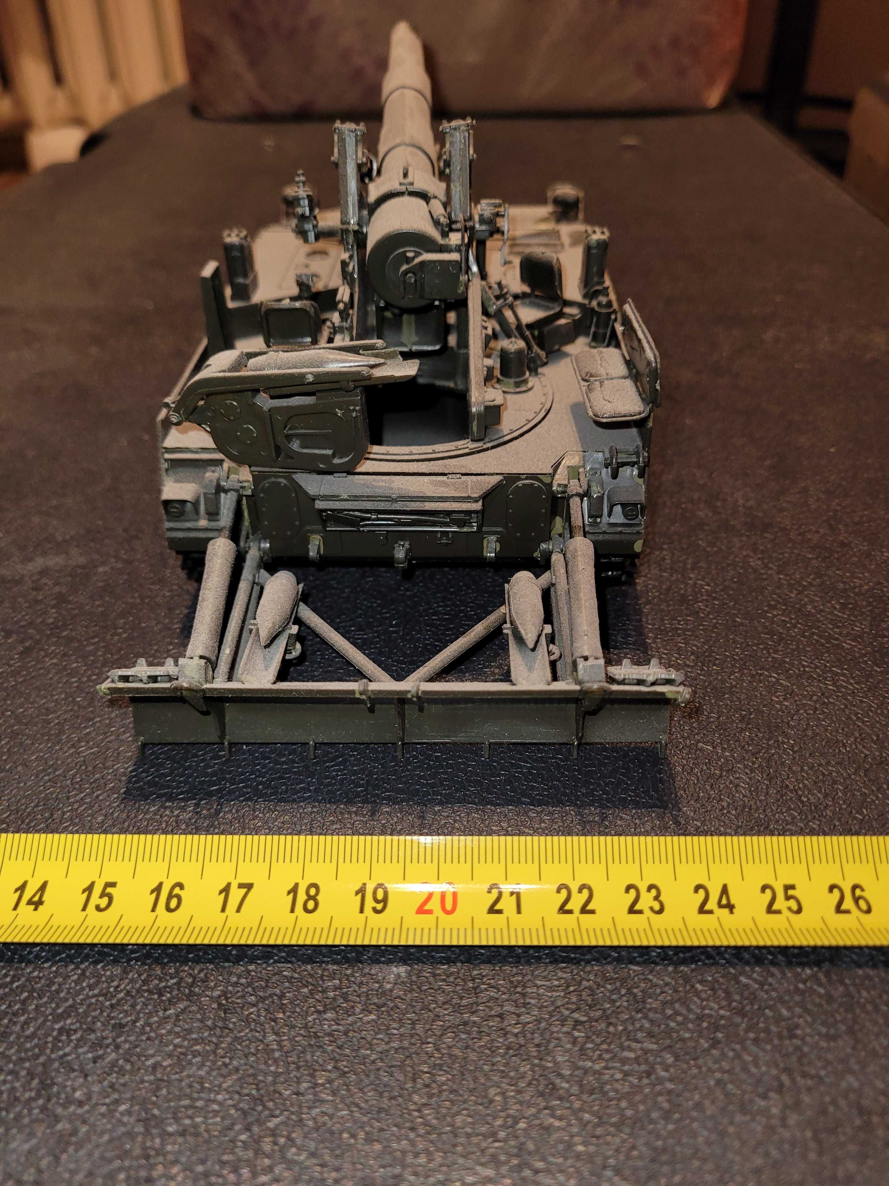 Model amerykańskiej samobieżnej haubicy M110 howitzer